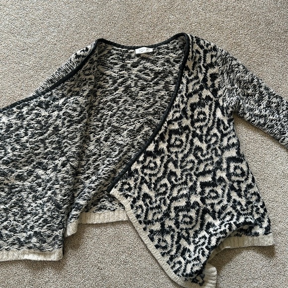 RD Style Open Face Cardigan - Picture 4 of 5